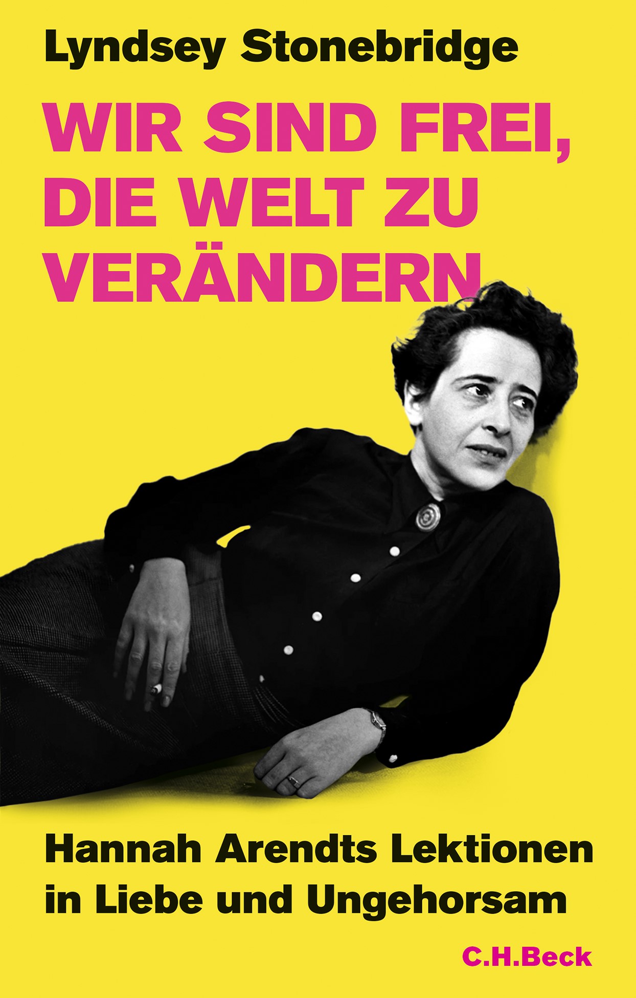 <p style="text-align: center;"><br><strong>"Inmitten von Zynismus klar zu denken, das können wir von Hannah Arendt lernen."</strong><br><em><strong>ZEIT Wissen</strong><br><br></em>Dieses Buch bringt uns die Hannah Arendt nahe, die wir für das 21. Jahrhundert brauchen. Mit Leidenschaft und brillanter Expertise beleuchtet Lindsey Stonebridge Arendts Leben und Werk, bringt sie in einen Dialog mit unserer unruhigen Gegenwart - und fordert uns dazu auf, so zu denken, wie Hannah Arendt: unerschütterlich, liebevoll und trotzig.&nbsp;